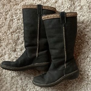 Brown UGG swell tall boots